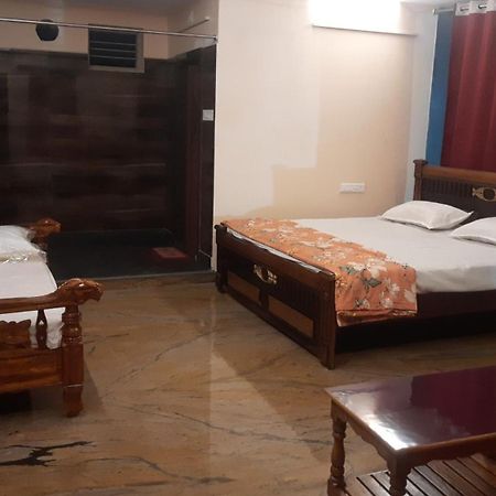 Jaya Sri Rama Lodge Bhadrachalam Exterior foto